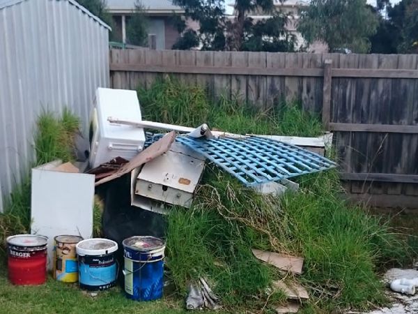 Worcester-rubbish-collectios-before Worcester-rubbish-removals-before